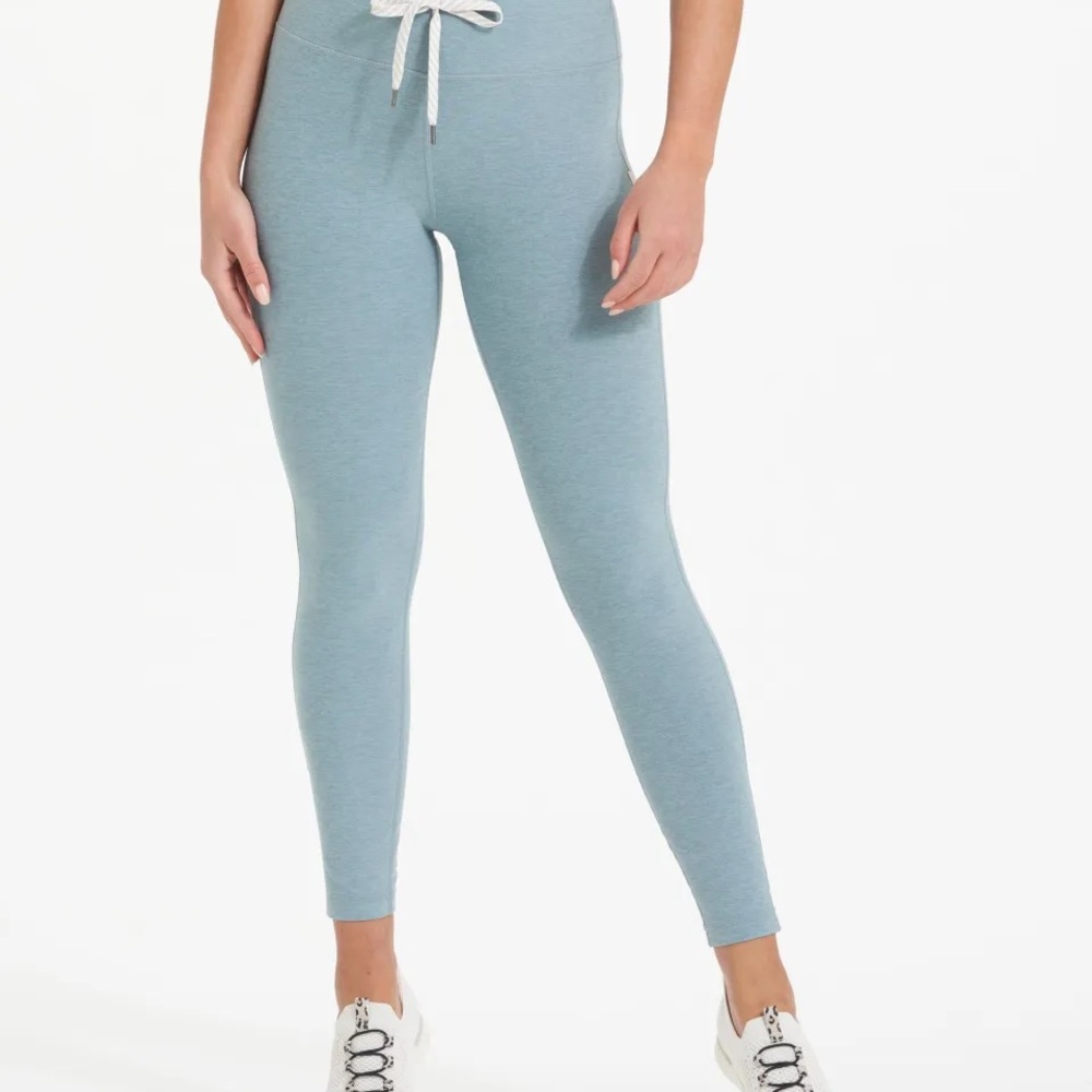 Vuori Blue Women's Workout Top and Leggings - Workout Set Size Small - Picture 3 of 16